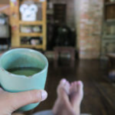 6.3 Even you are a new to vlogging, these 12 Best Travel vlogging tips that will help you make an awesome video. Learn how to do a travel vlog with us now!